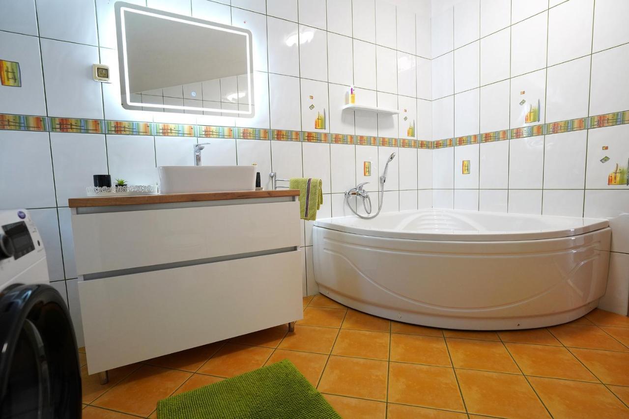 Villa Tago With Heated New Pool Kaštela エクステリア 写真