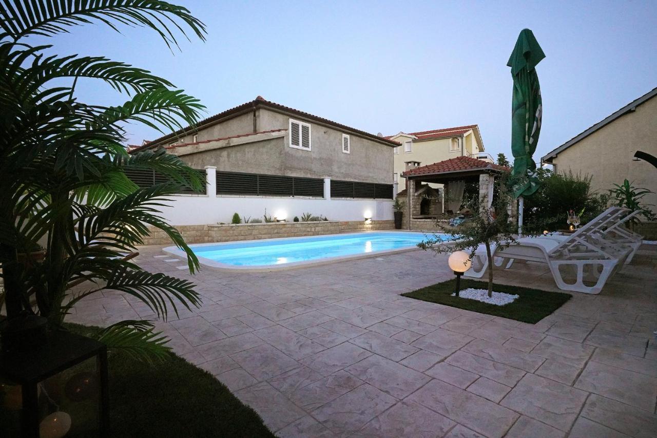 Villa Tago With Heated New Pool Kaštela エクステリア 写真